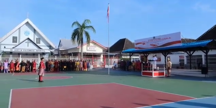Berpakaian Adat Tradisional, Rutan Kelas I Medan Kanwil Kemenkumham Sumut Laksanakan Upacara Bendera