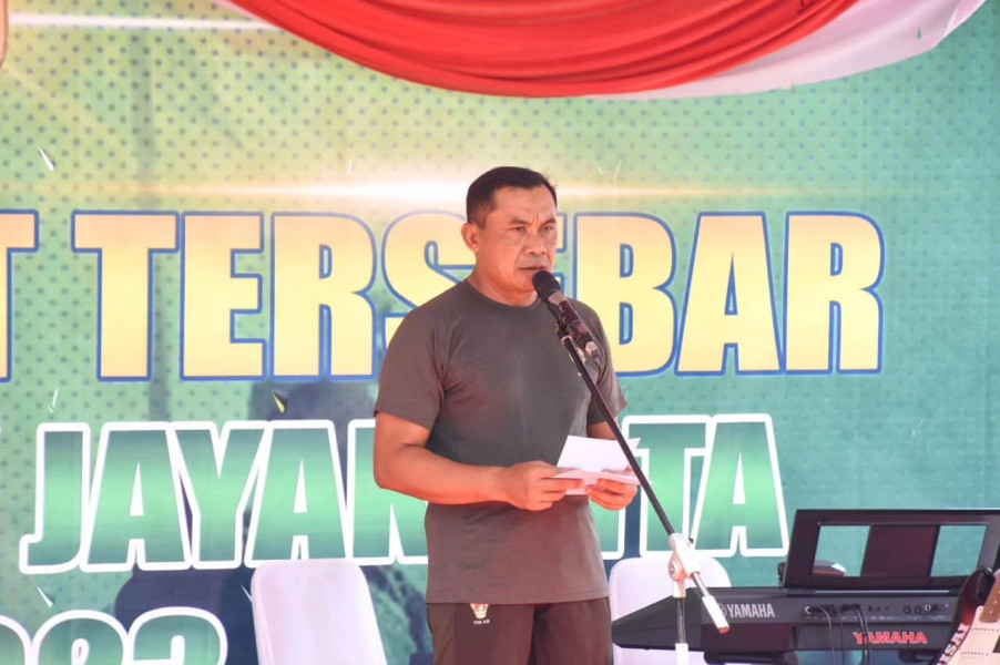 Pangdam Jaya Mengikuti Olahraga Bersama Dalam Kegiatan Apel Dansat TNI AD Kodam Jaya TA 2023