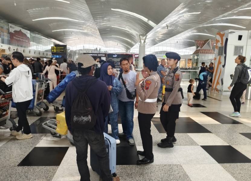 Wakapolda Sumut dan Kapolresta Deli Serdang Tinjau Bandara Kualanamu Imbas Pembatalan 58 Penerbangan