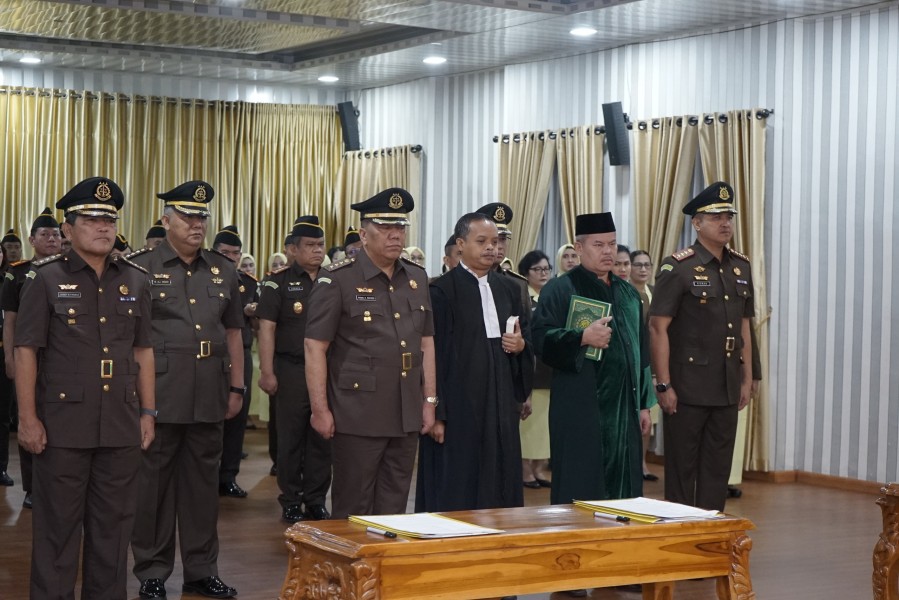Lantik Asisten Tindak Pidana Khusus, Asisten Pemulihan Asset dan Kajari Medan, Kajati Sumut : Jabatan Strategi Nasional Laksanakan Tugas dengan Kinerja Nyata, Keberanian Moral, Kedisiplinan dan Komitmen Menjaga Marwah Institusi
