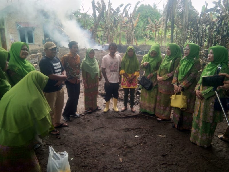 Muslimat Nahdlatul Ulama Pancur Batu Beri Bantuan Tali Asih Korban Bencana Kebakaran