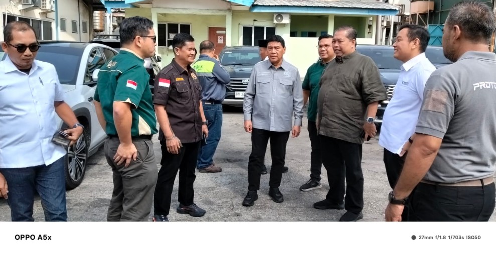 PT Kreasi Jaya Adhikarya dan PT KLK Dumai Dikunjungi Anggota DPR-RI, Meninjau dan Melihat Lansung Proses pendistribusian Minyak Kita untuk Daerah Riau dan sekitarnya