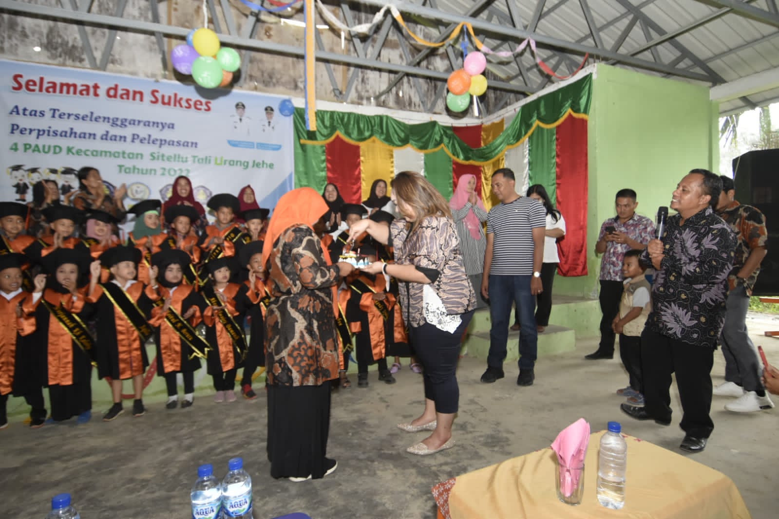 Ketua TP PKK Hadiri Pelepasan PAUD Di Sitellu Tali Urang Jehe