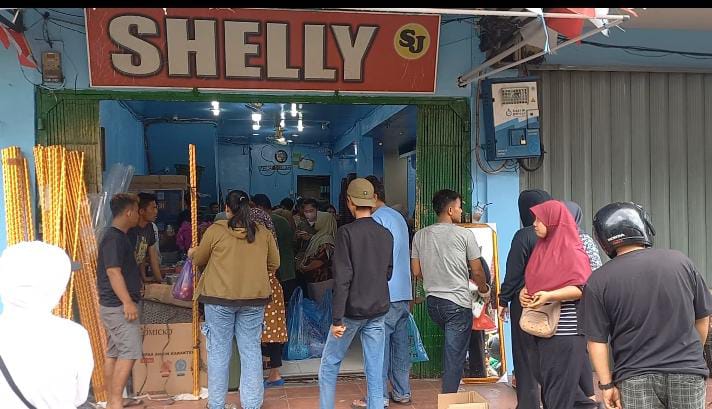 Dikerumuni Pembeli Karena Harga Murah, Toko Shelly Lakukan Pelebaran Toko