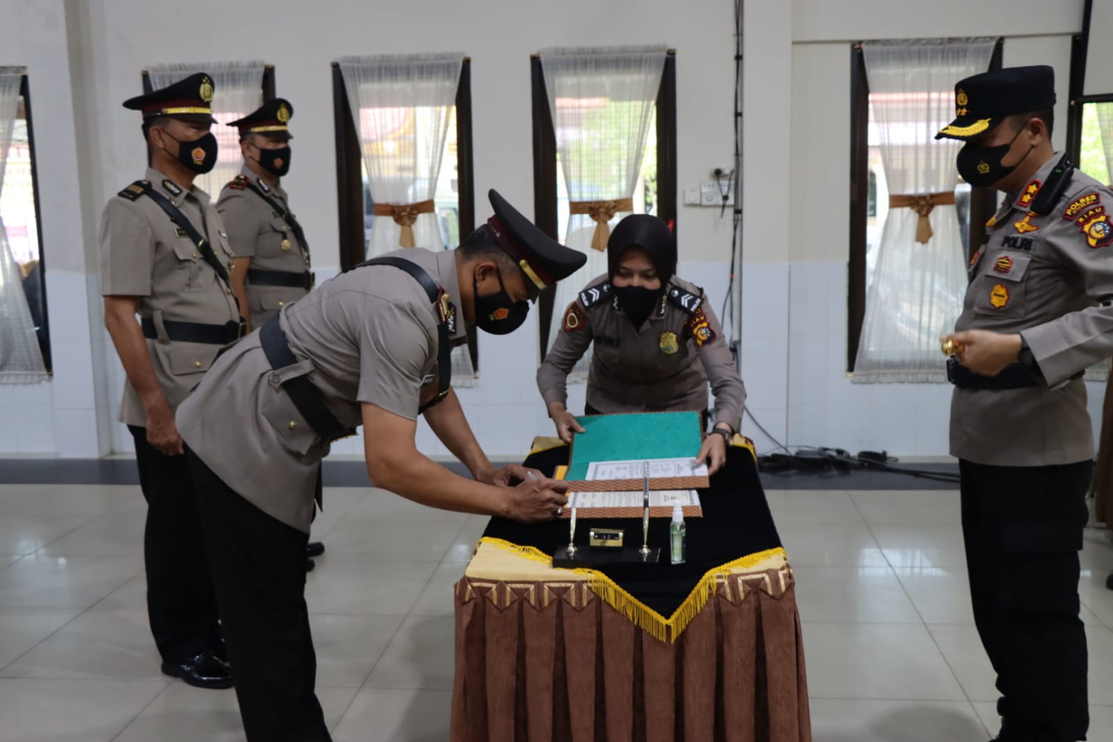 Kapolres Dumai Pimpim Sertijab Kapolsek Medan Kampai