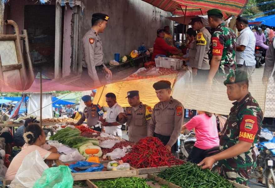 Sinergitas TNI–Polri Sidak Pasar Pantai Cermin, Pastikan Stok dan Harga Sembako Stabil Jelang Ramadhan