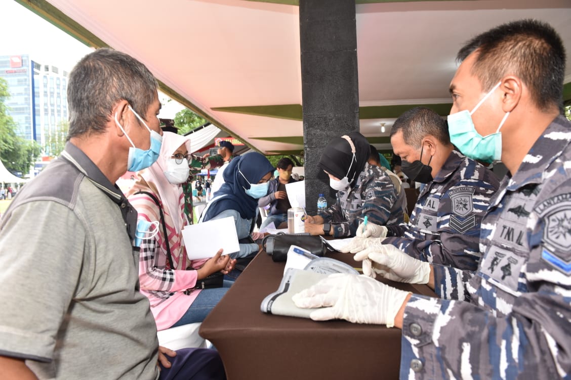Vaksinator TNI- AL Lantamal I Dukung Serbuan Vaksinasi TNI-POLRI Sumut