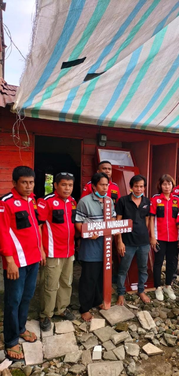 DPC  PEJUANG BATAK BERSATU MEDAN AMPLAS HADIR DITENGAH MASYARAKAT  YANGA MENGALAMI KEMALANGAN