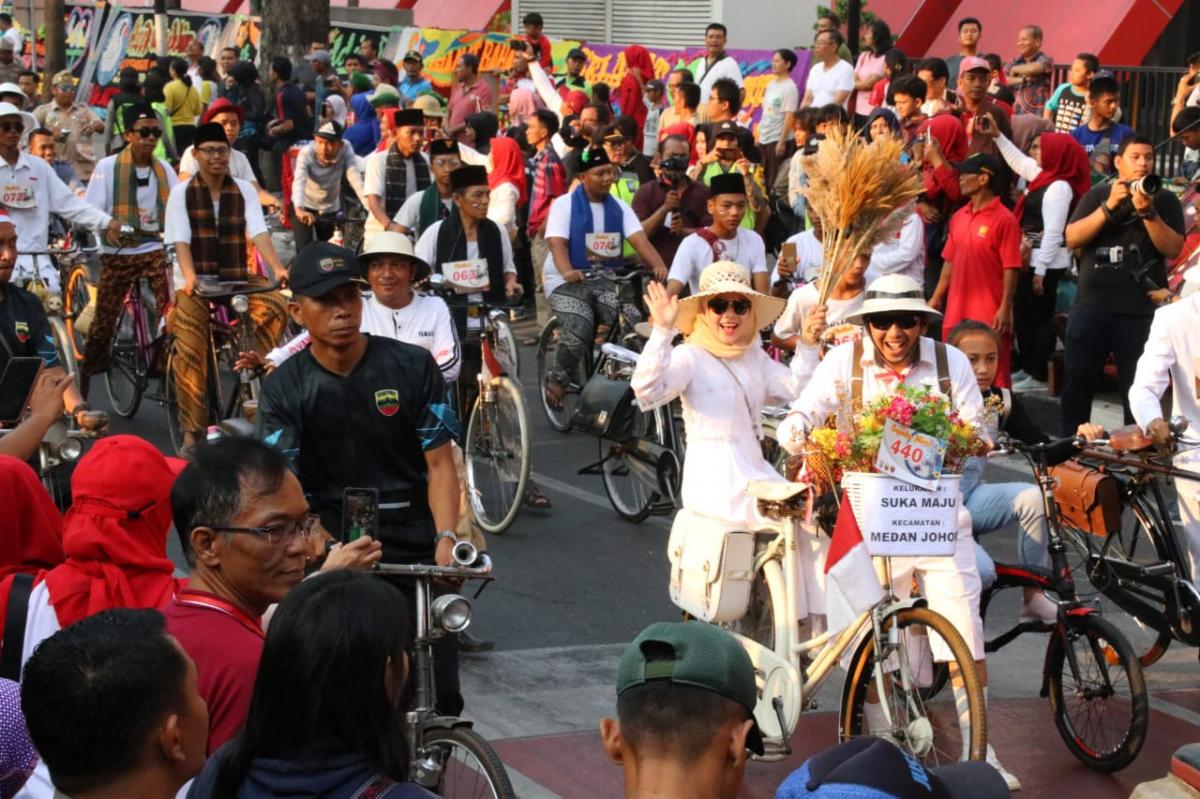 Wali Kota Medan Hadiri Lomba Sepeda Hias