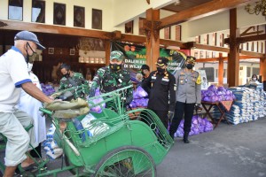 Kodim Sragen Bekerjasama dengan Pemkab bagikan 8000 Paket Sembako