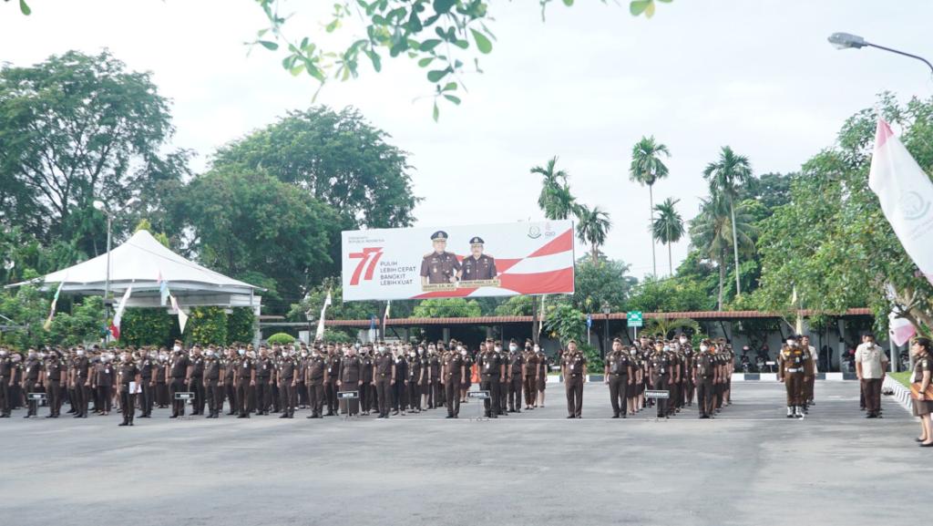 Apel Pagi, Wakajati Asnawi Ajak Jajaran Berkomitmen Meraih WBK dan dukung Seluruh Kebijakan Kajatisu