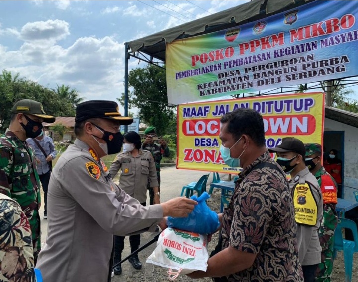 Kapolresta Deliserdang Bagi 1000 Paket Sembako Ke Warga PPKM Darurat 