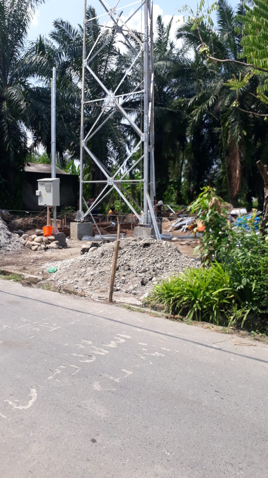 Sat Pol PP Deliserdang Lepas Pantau Pembangunan Menara XL Diduga Ilegal di Tanjung Selamat