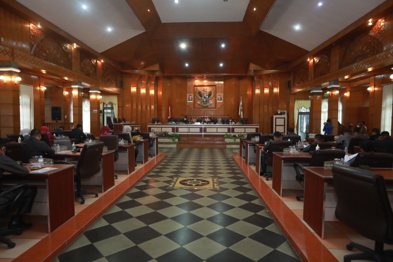 Sampaikan 3 Penjelasan,  Bupati H. Surya Bsc Jawab Pandangan Umum Fraksi Dalam Paripurna DPRD Asahan