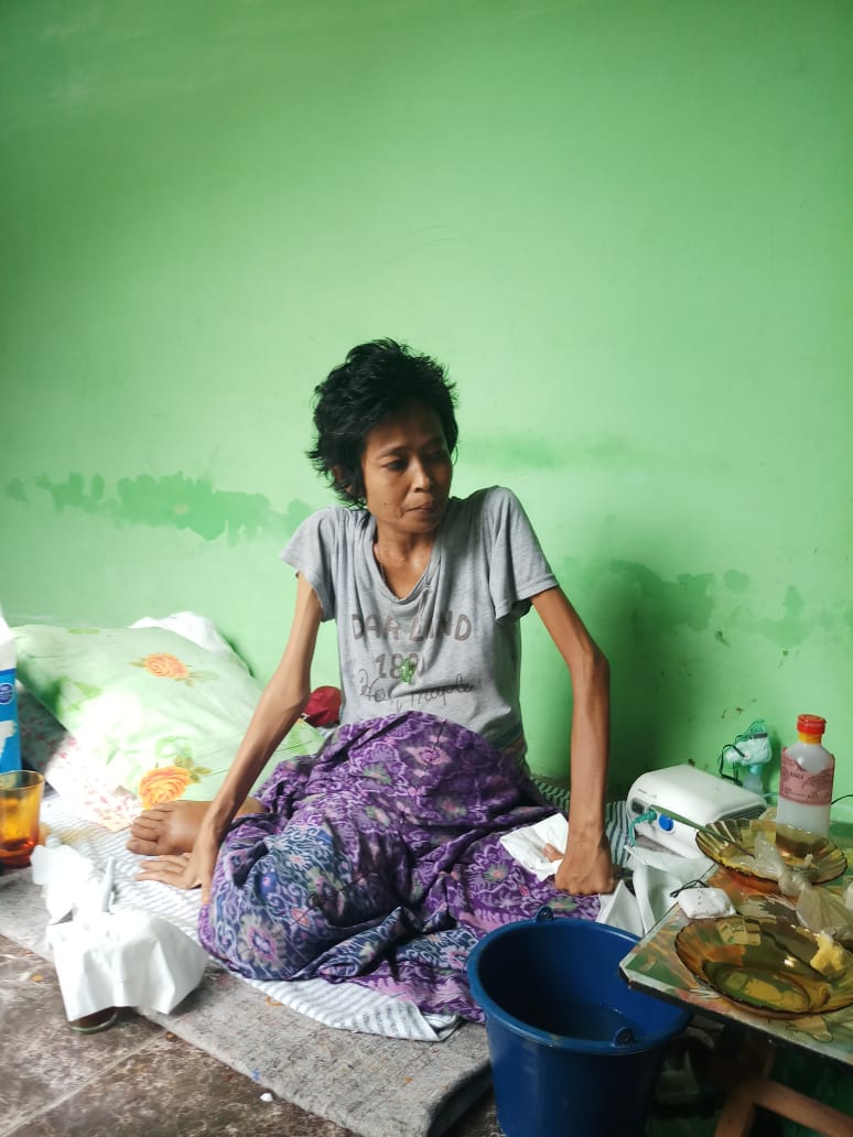 Rasa Iba, Janda Susah Penderita Penyakit Mendapat Uluran Tangan Koko Sinaga