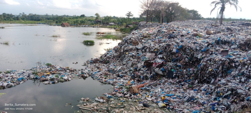 TPA Kota Binjai Amburadul, Sungai Mencirim Tercemar Limbah Sampah