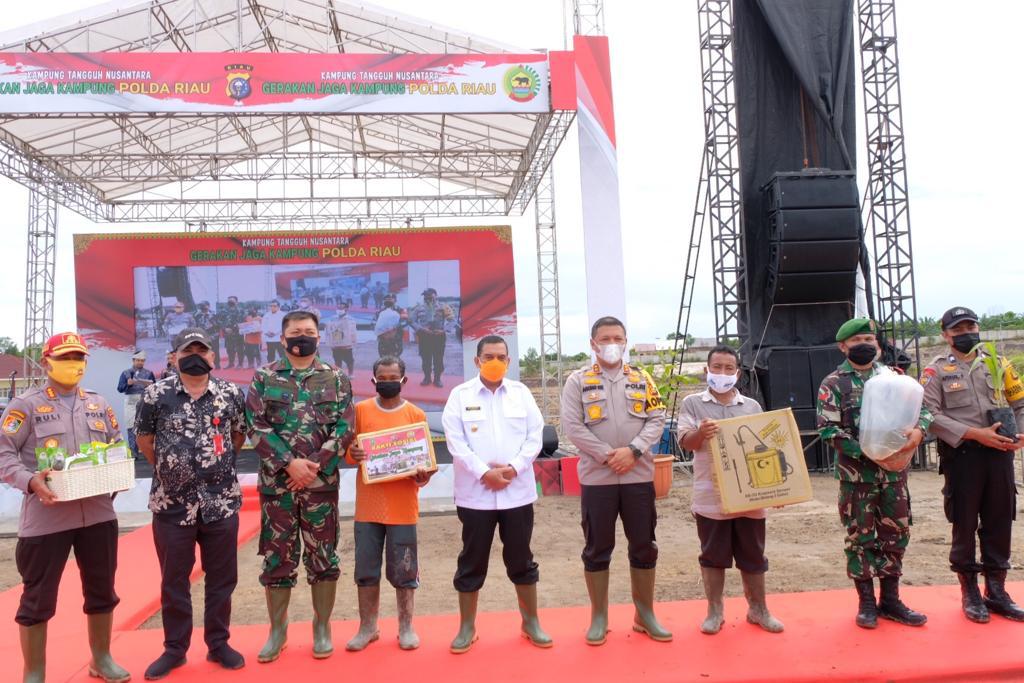 Dukung Program Ketahanan Pangan Nasional, Kapolda Riau Lounching Jaga Kampung