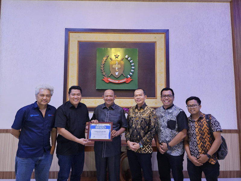 Peduli Stunting di Langkat, Syah Afandin Terima Penghargaan Tribunmedan.com