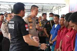 Mardiaz Kusin Dwihananto Paparkan Hasil Penangkapan 41 Kg Sabu dan Ringkus 9 Tersangka