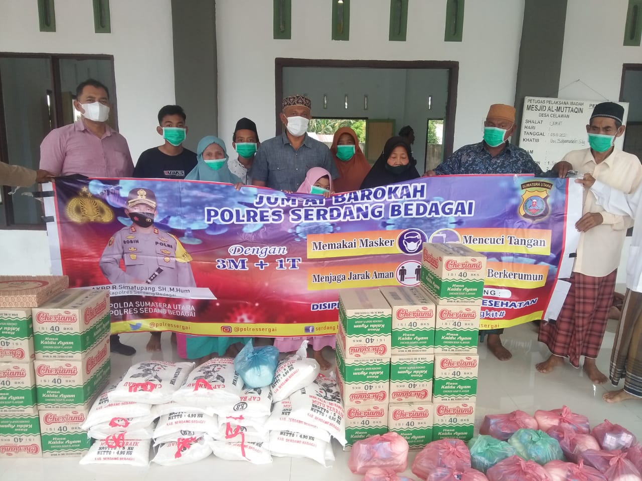 Jumat Barokah, Polres Sergai Berbagi  Sembako 