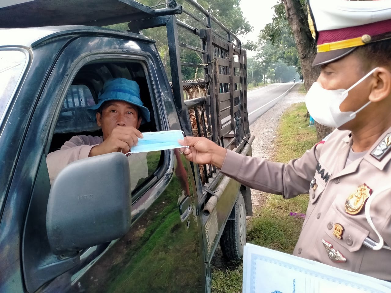 Giat Publik Address, Unit Diyaksa Sat Lantas Polres Berikan Edukasi kepada Pengendara yang Melintas 