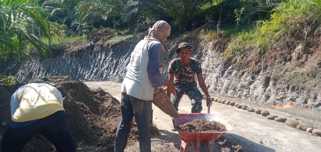 Meski Diterpa Berbagai Hambatan, Pembuatan Jalan Konstruksi Rigid Beton Sesuai Harapan