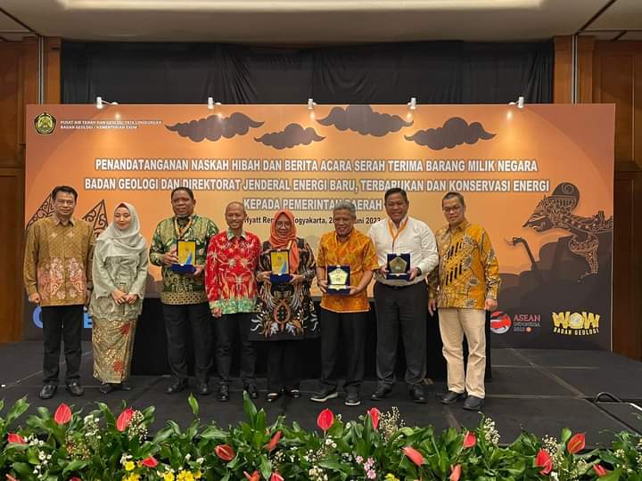 Dairi Terima Aset 47 Unit PJU Tenaga Surya dari Kementerian ESDM