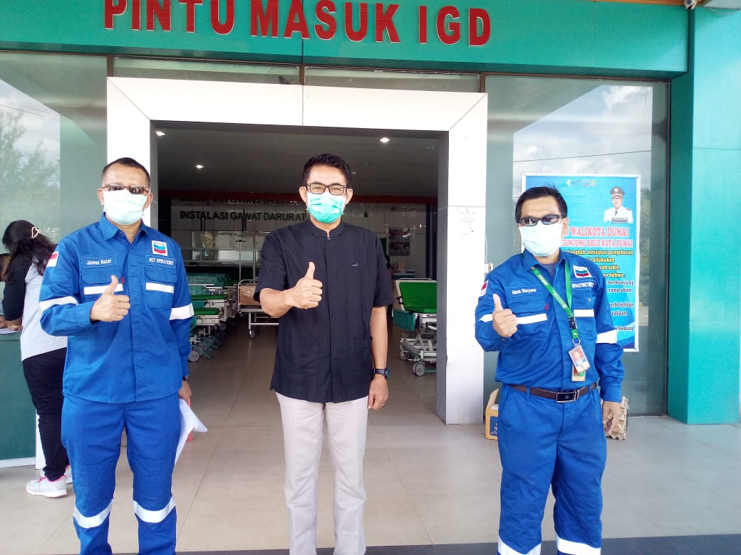 Bantuan APD Untuk Tenaga MedisDari Alumni ITB Based  Cevron Covid 19 Kota Dumai