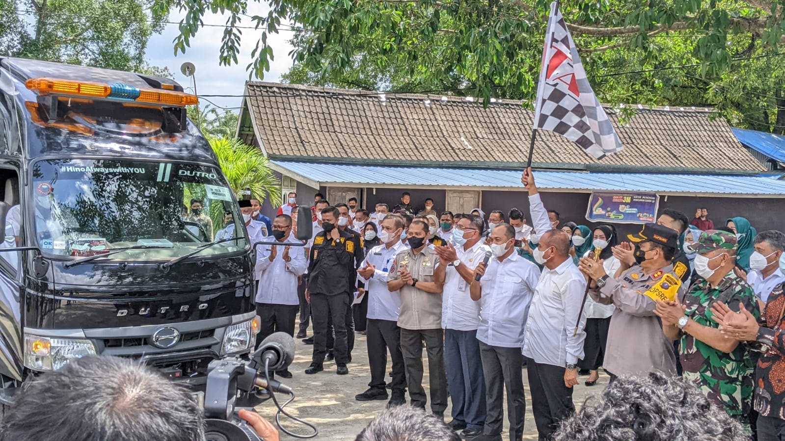 Gubsu Serahkan Mobil Kesiagaan Bencana Kepada Forkopimda Kab. Batu Bara .
