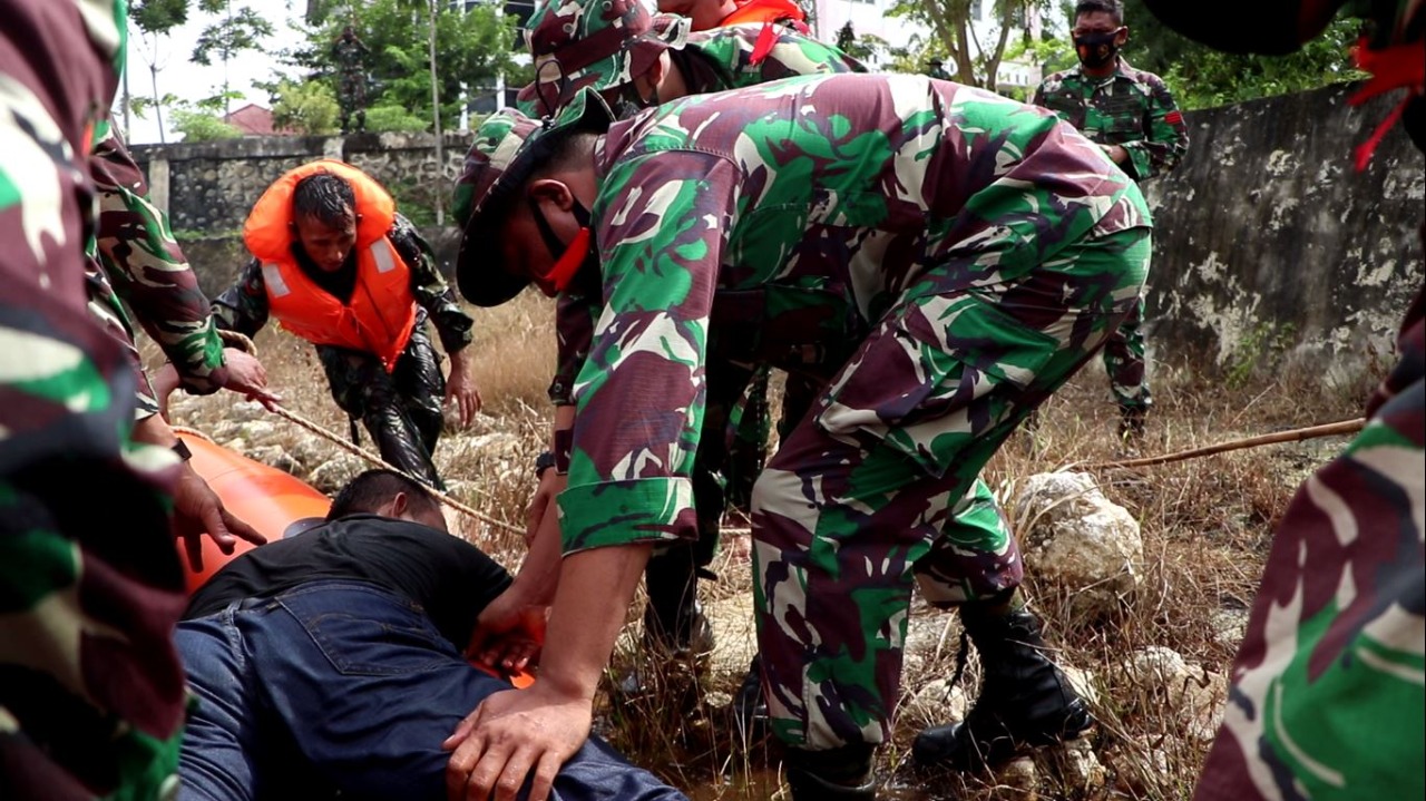 Tim Gabungan Penanggulangan Bencana Alam Sigap Evakuasi Korban Banjir Di Kota Langsa
