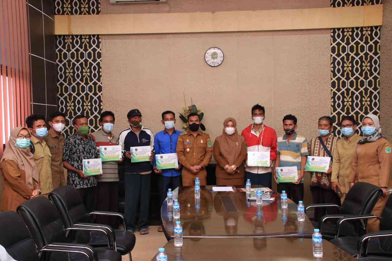 Kelompok Tani Aek Kanopan terima Asuransi Usaha Tanam padi dari Pemkab Labuhanbatu Utara 