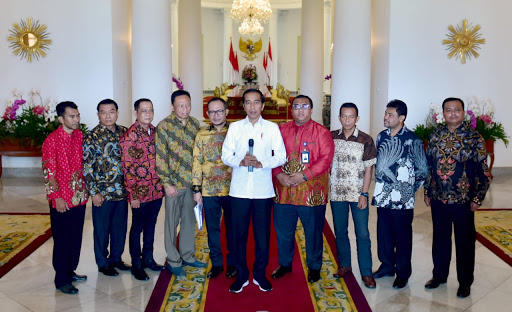 Joko Widodo Terima Pimpinan Serikat Pekerja Di Istana Kepresidenan Bogor