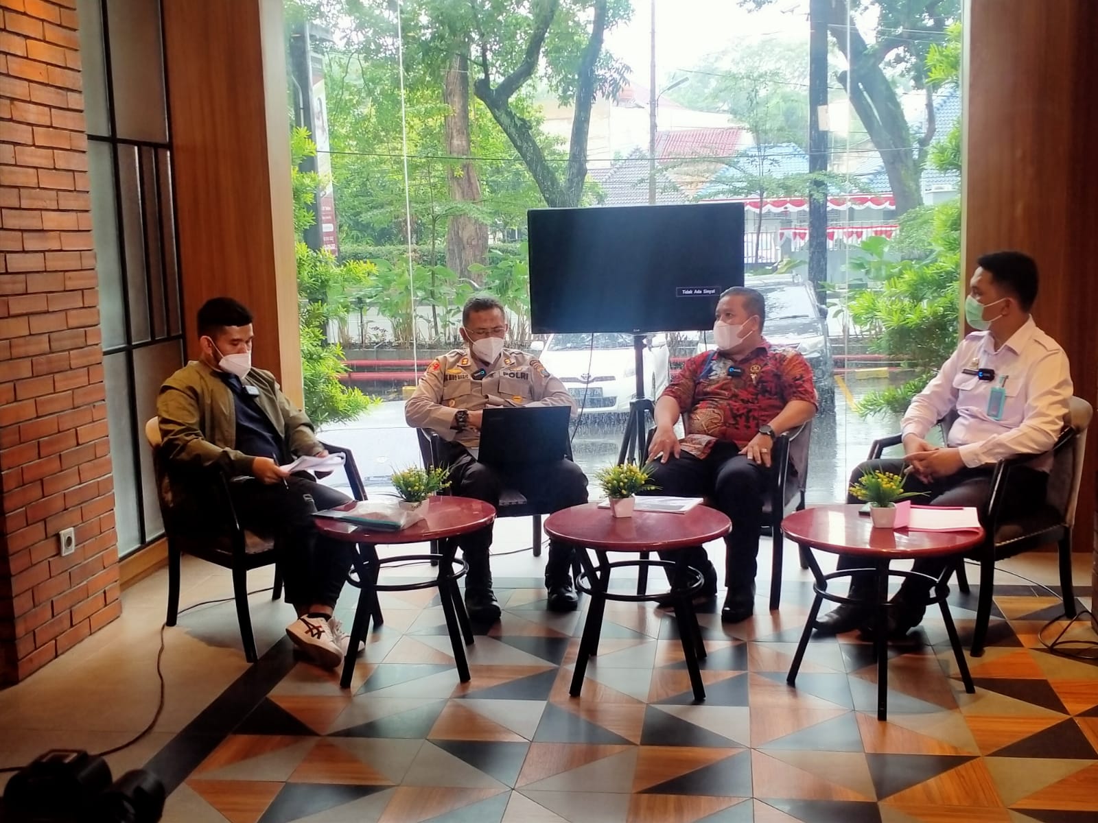 KUSUMA Laksanakan Dialog Interaktif Radio Terkait Majelis Kehormatan Notaris (MKN)