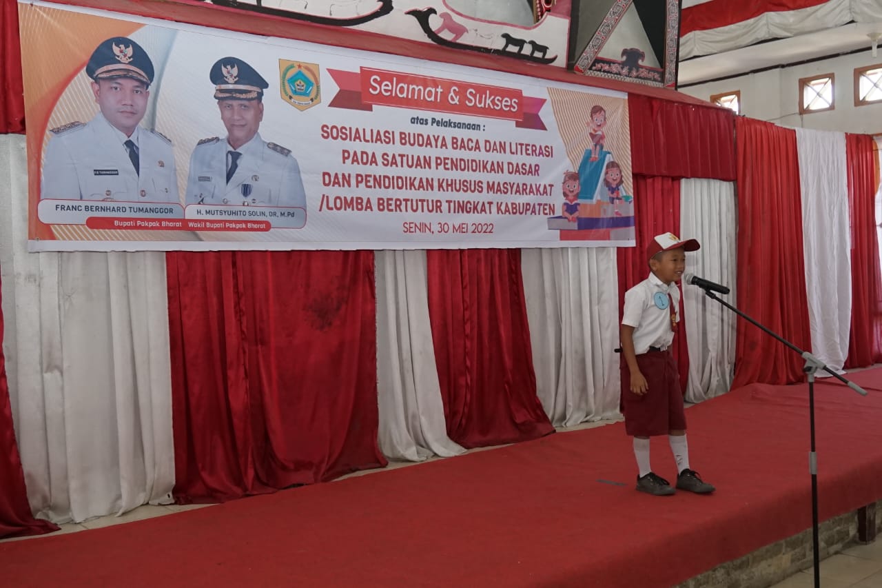 Bupati Franc Buka Lomba Bertutur Tingkat Kabupaten