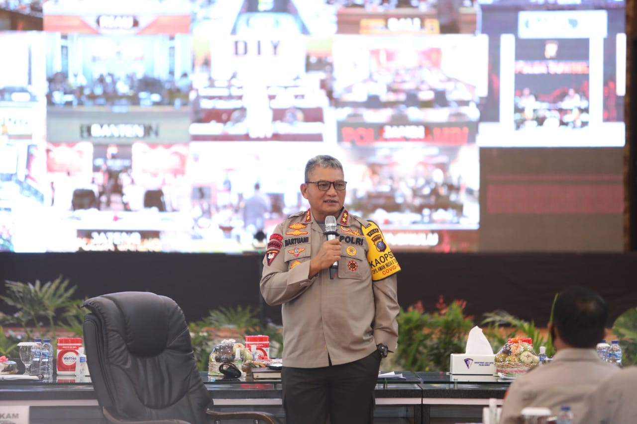 Kapolda Sumut dan Jajaran Ikuti Apel Kasatwil Tahun 2020 secara Virtual Conference. 
