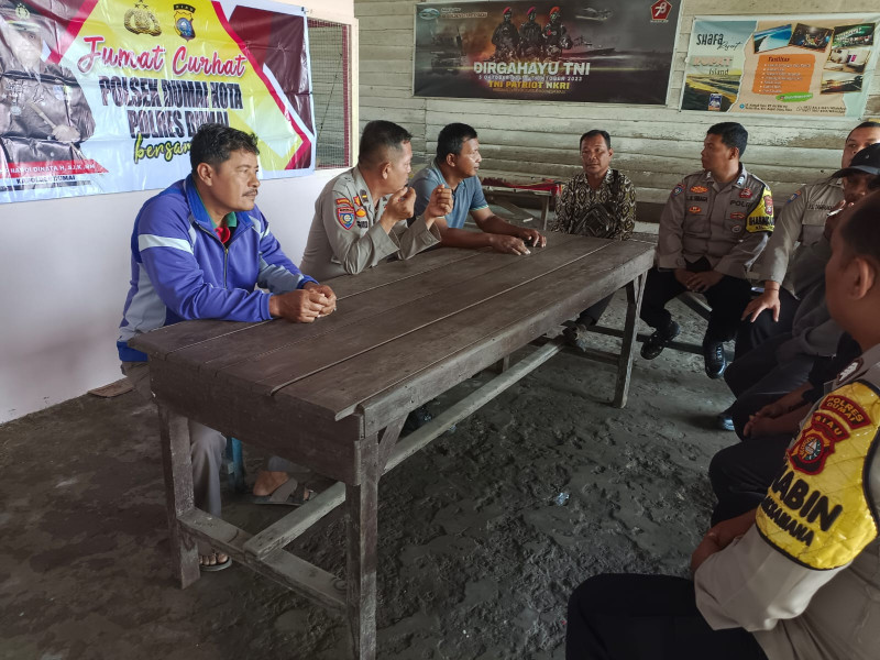 Polsek Dumai Kota Gelar Jumaat Curhat RT.01 Kelurahan Laksmana