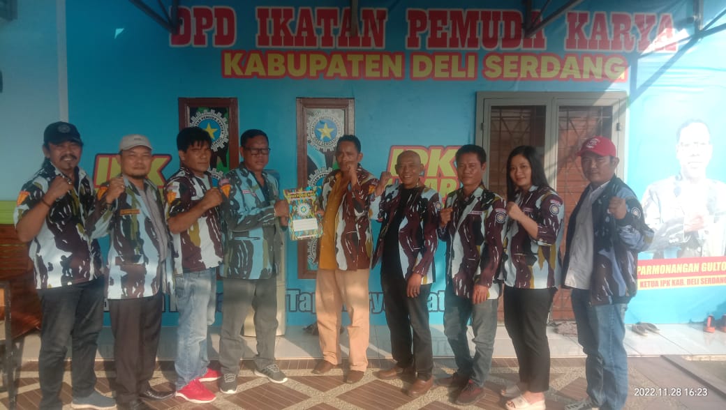 Terima SK dari Ketua DPD IPK Deli Serdang, Robert Pakpahan: Saya Siap Besarkan IPK  di Kec. Patumbak