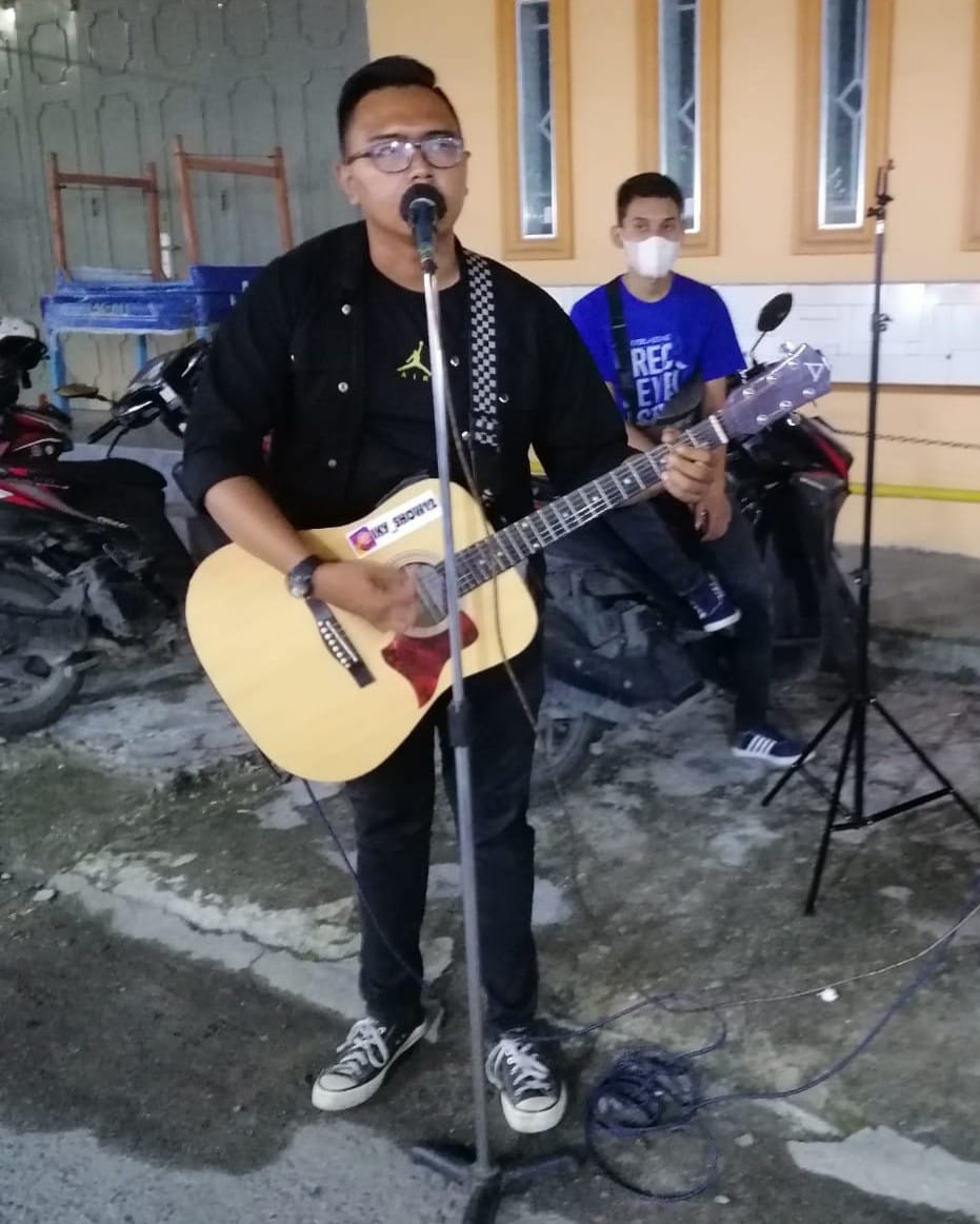 Suara Emas Seniman Ini Menghebohkan Kota Medan