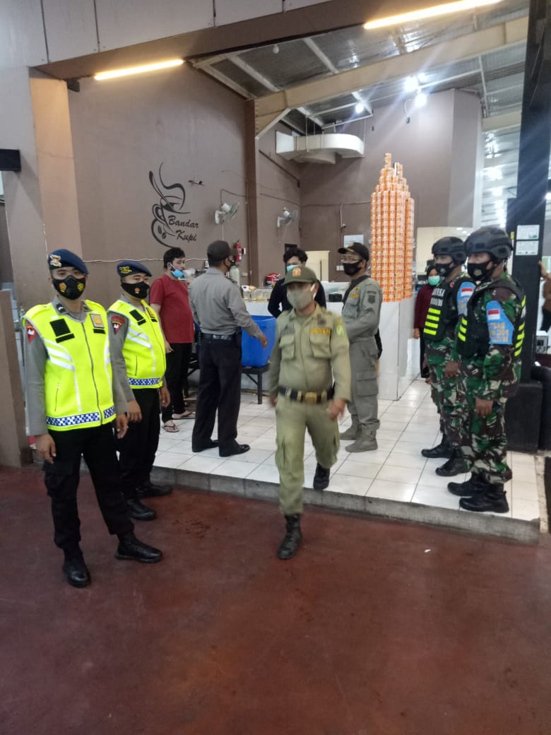 Polda Sumut Tindak 38 Tempat Usaha Langgar Prokes dan Temukan 100 Orang Tidak Pakai Masker