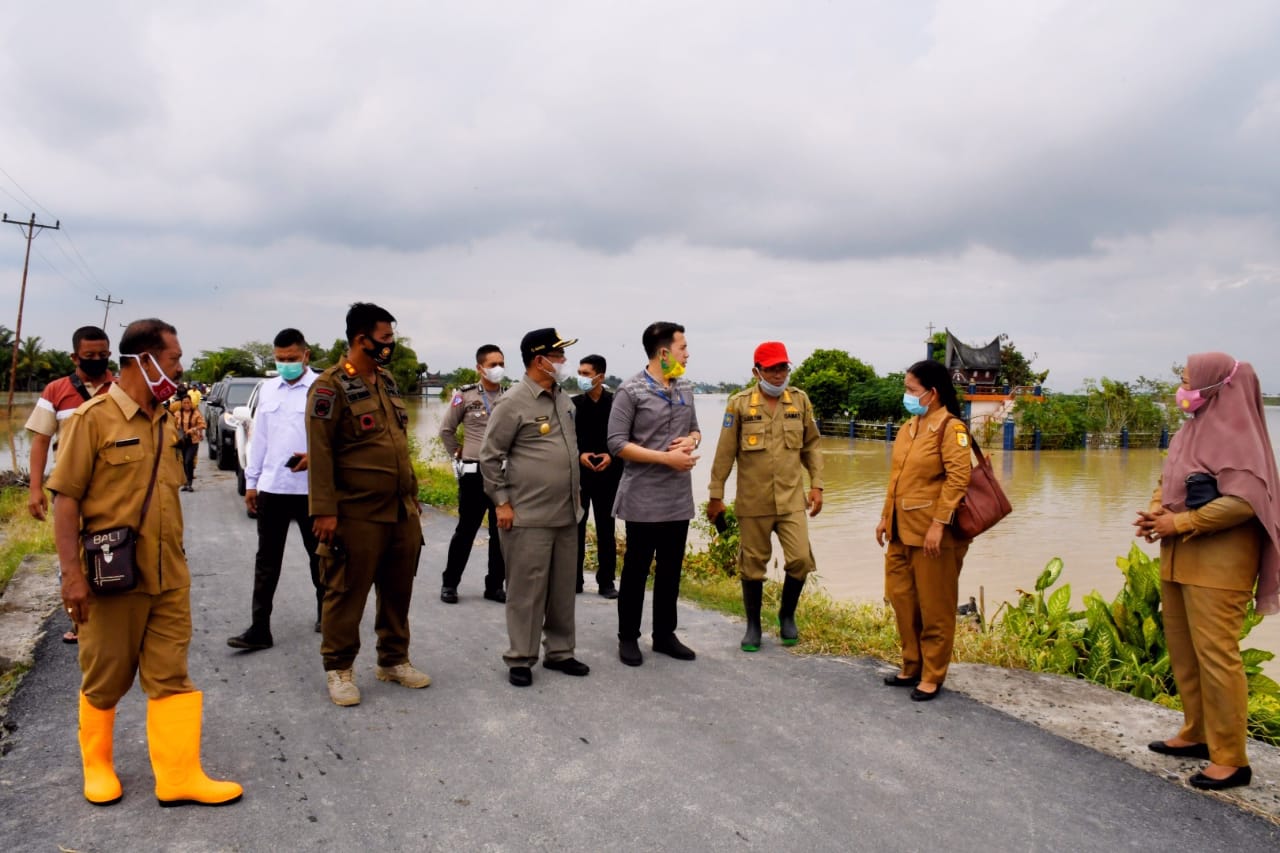Tanggul Sungai Sei Putih Jebol, Pjs Bupati Sergai Tinjau Lokasi Banjir Kecamatan Sei Bamban