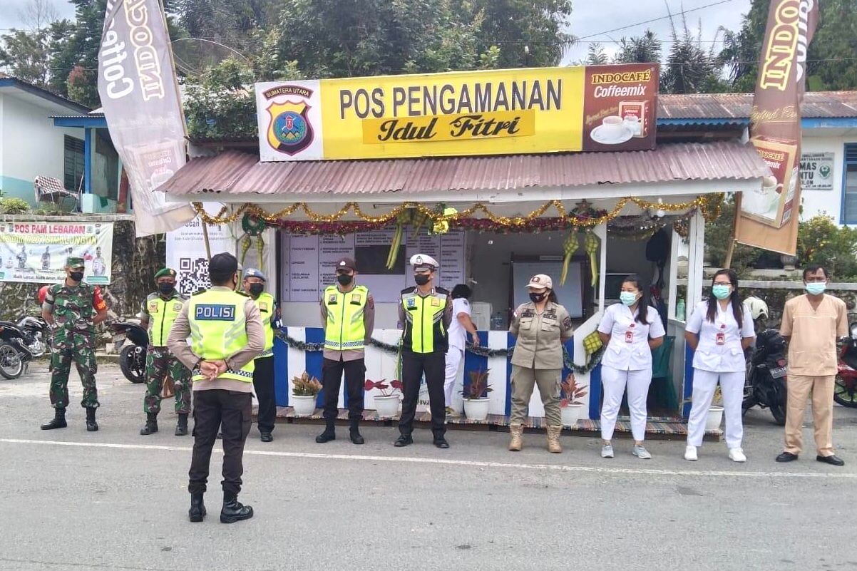 Babinsa Sidamanik Ciptakan Rasa Aman Untuk Pos Pam Lebaran 