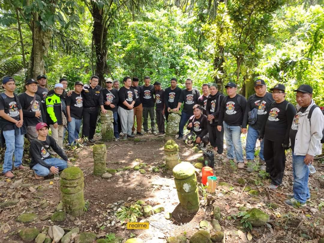 Rombongan RBC Melakukan Ziarah di Makam Oppung Patuan Nalobi Ritonga