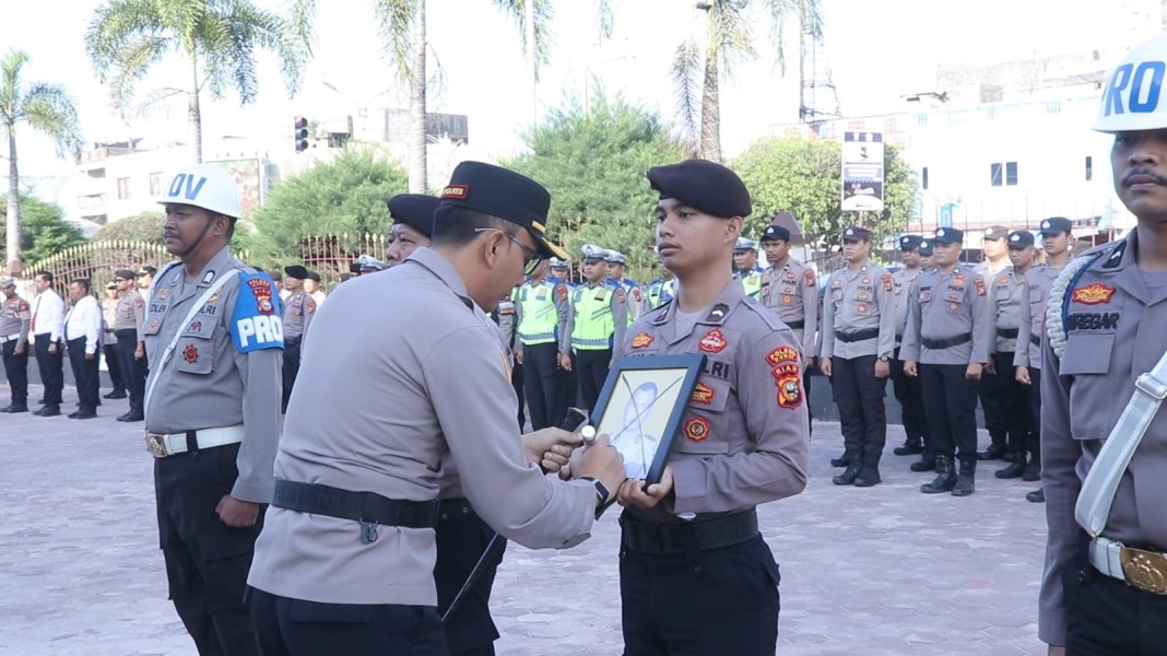 Kapolres Dumai Pimpin Upacara PTDH Dua Anggota Polri