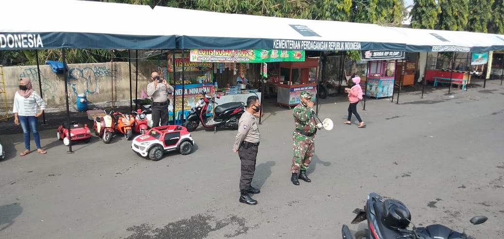 TNI Polri Biasakan Warga Pakai Masker dengan Sosialisasi