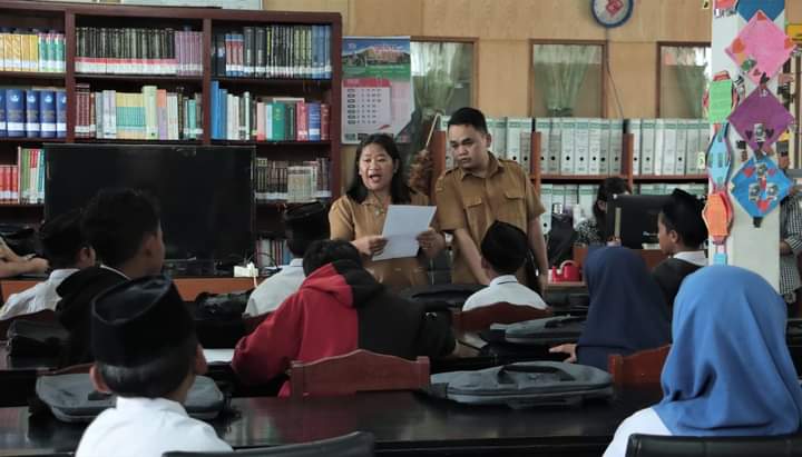 Dinas Perpustakaan Kearsipan Dairi Berikan Kursus Komputer Gratis untuk Siswa SMP