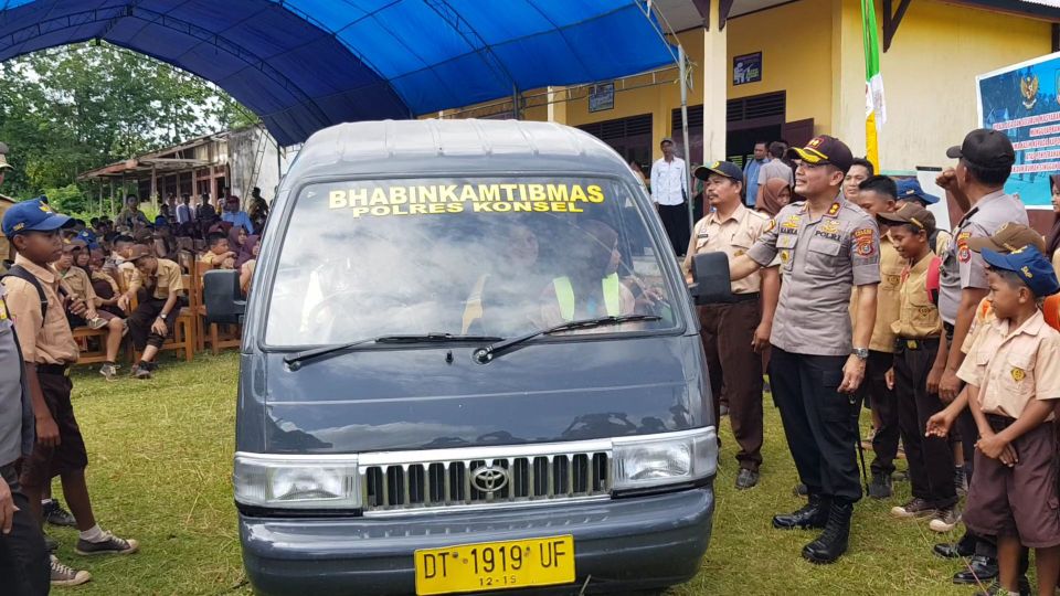 Patut menjadi Inspirasi, Kapolres Konawe Selatan Perhatikan Sekolah Pedalaman Kecamatan Loanti