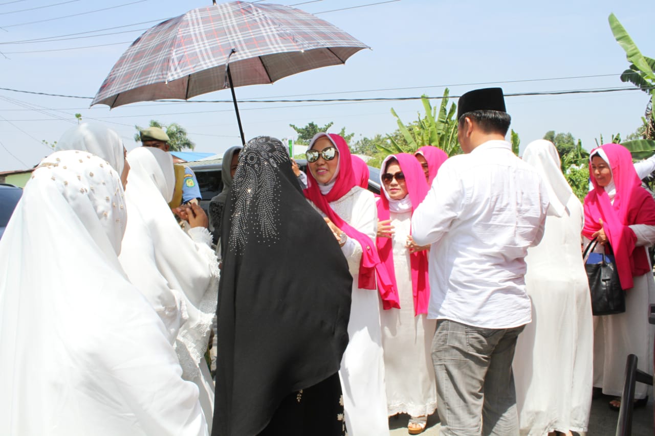 Warga Kurang Mampu Terima 2.000 Paket Zakat dari MPPM Sumut