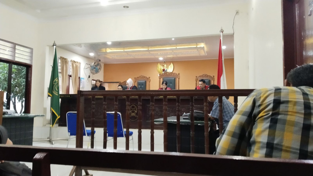 Watch Sebesar Rp 10 M Lebih Kepada Direksi PDAM Tirta Lihou Mulai Disidangkan  Gugatan Class Action 