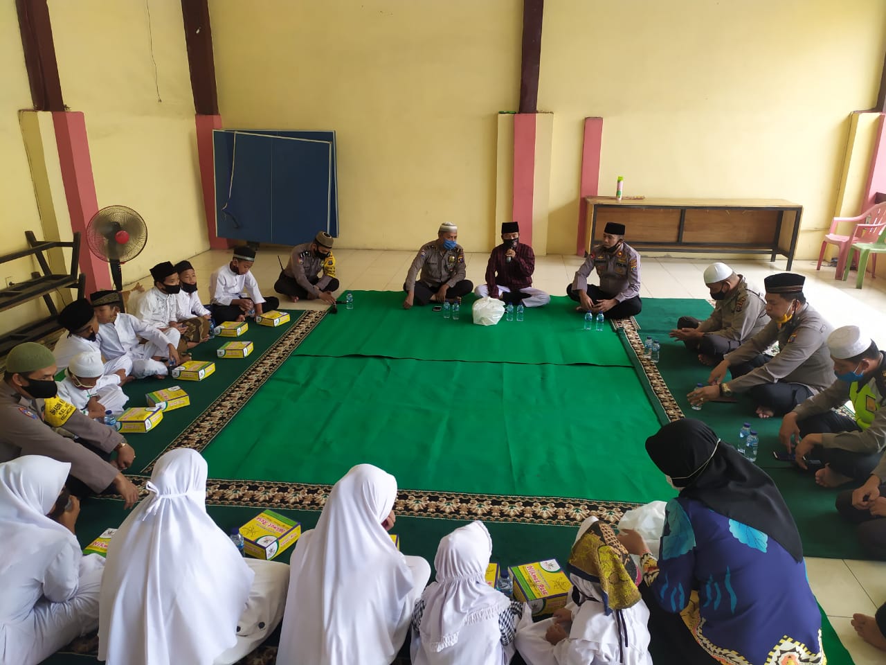 Polsek Medan Helvetia Ngaji Bareng bersama Anak Yatim Piatu Masjid Al Ikhlas