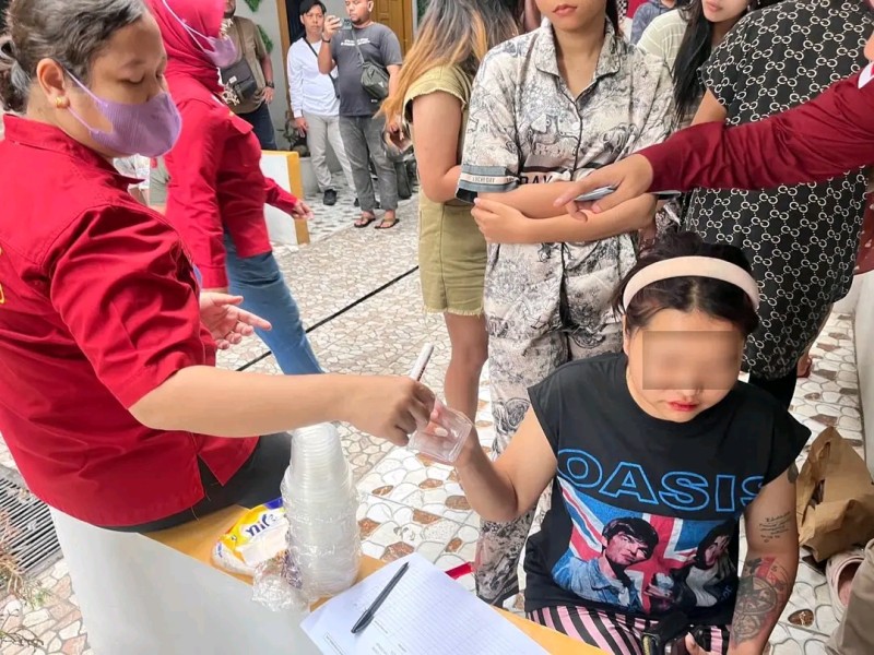 BNNK Binjai Razia Rumah Kos, Empat Penghuni Positif Narkoba dan Alat Hisap Diamankan